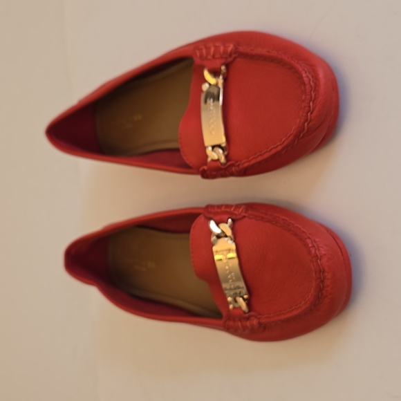 Coach Women's Olive Loafers in Red Pebble Grain Leather Round Toes Size 7B - Picture 3 of 14